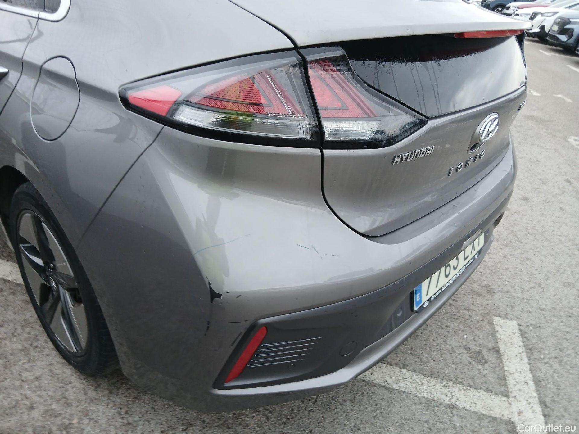  Hyundai   Ioniq HYUNDAI / 2019 / 5P / berlina con portón 1.6 GDI HEV Tecno DCT #24