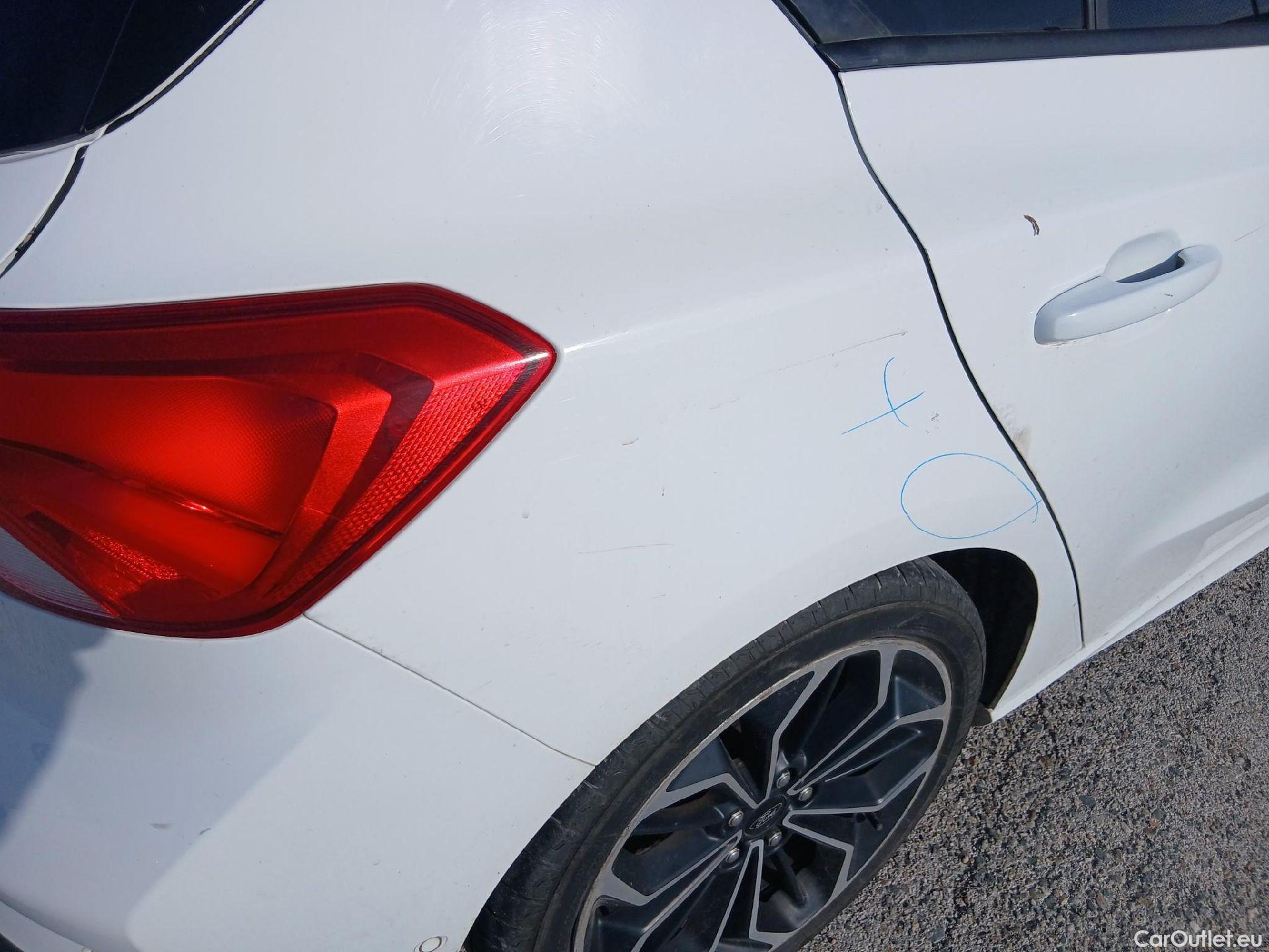  Ford  Focus FORD  / 2018 / 5P / berlina con portón 1.5 Ecoblue 88kW ST-Line Auto #36