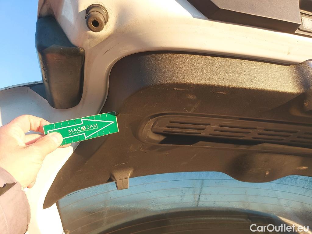  Citroen  C4 Cactus CITROEN  / 2018 / 5P / berlina con portón PureTech 81KW (110CV) S&S Shine (CX) #3