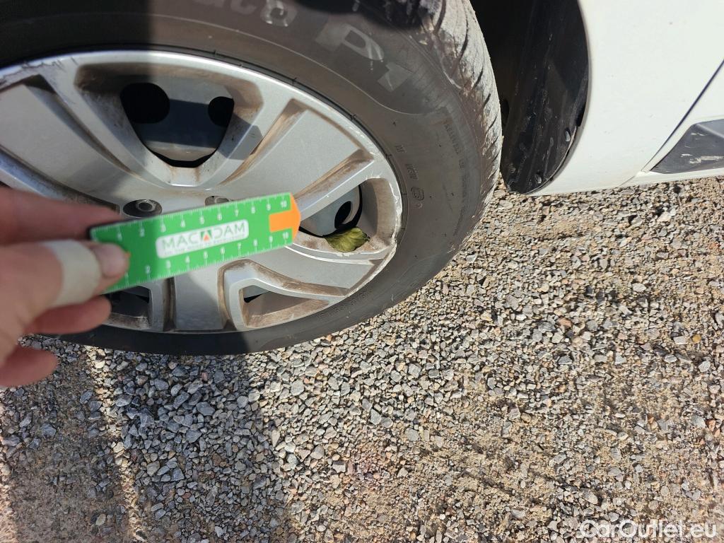  Dacia  Lodgy DACIA  / 2012 / 5P / monovolumen compacto Comfort Blue dCi 70kW (95CV) 7Pl - 18 #26