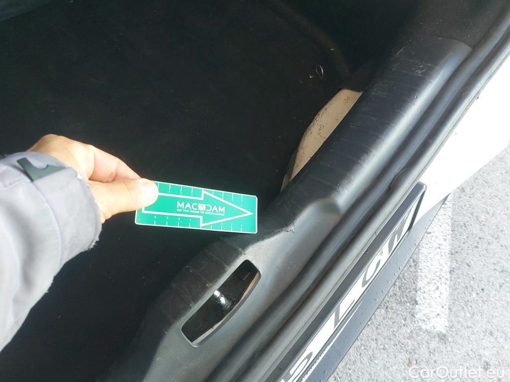  Citroen  C4 Cactus CITROEN  / 2018 / 5P / berlina con portón PureTech 81KW (110CV) S&S Shine (CX) #6