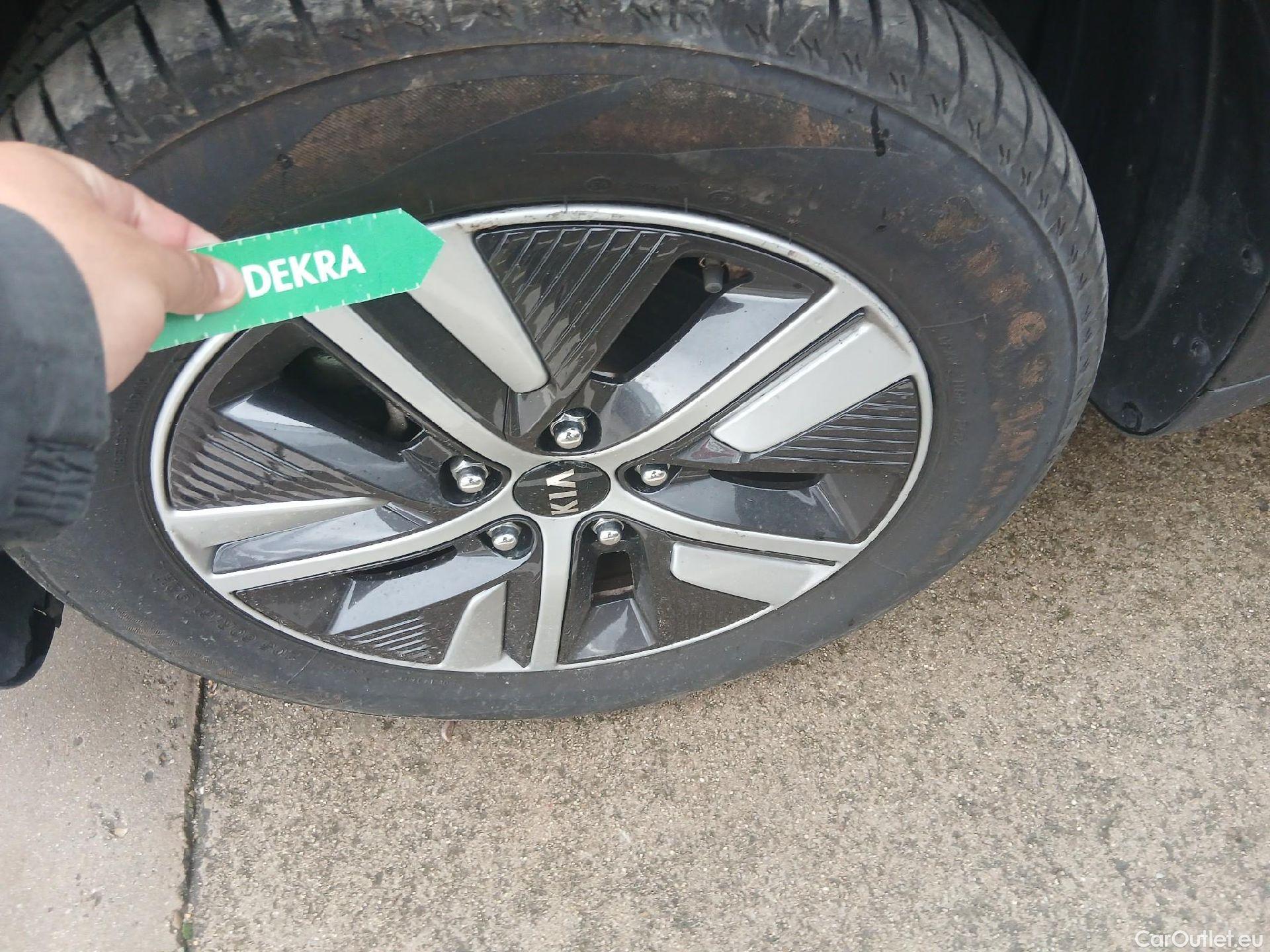  KIA  Niro KIA 1.6 GDi PHEV 104kW (141CV) Drive (AC) #14