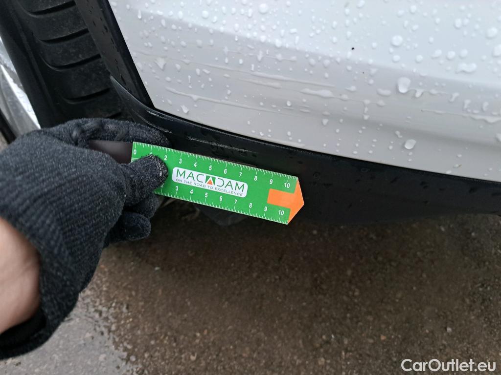  Ford  Kuga FORD  / 2016 / 5P / todoterreno 1.5 EcoBoost 88kW 4x2 Trend+ (CX) #29