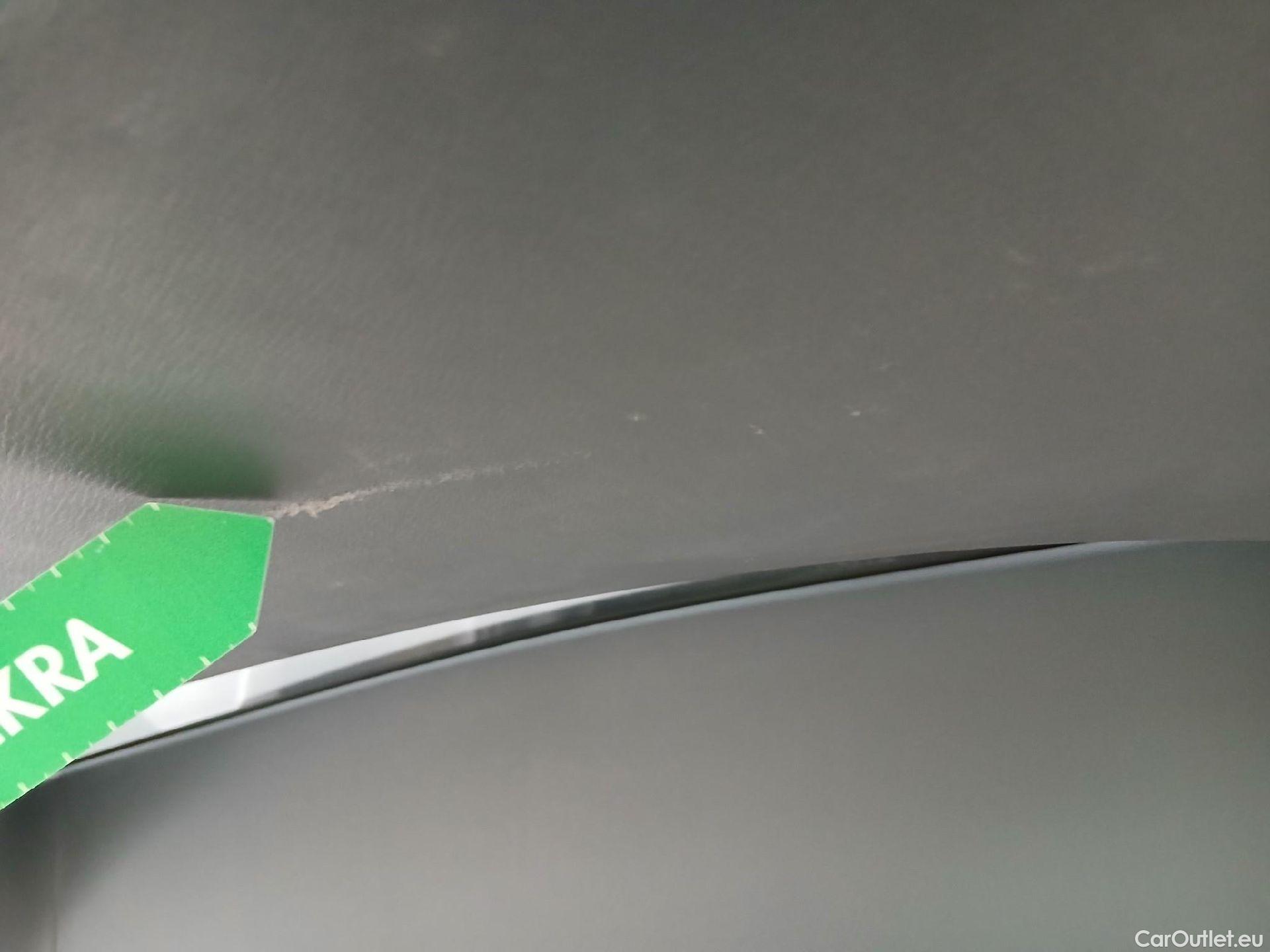  Hyundai   Ioniq HYUNDAI / 2019 / 5P / berlina con portón 1.6 GDI HEV Tecno DCT #3