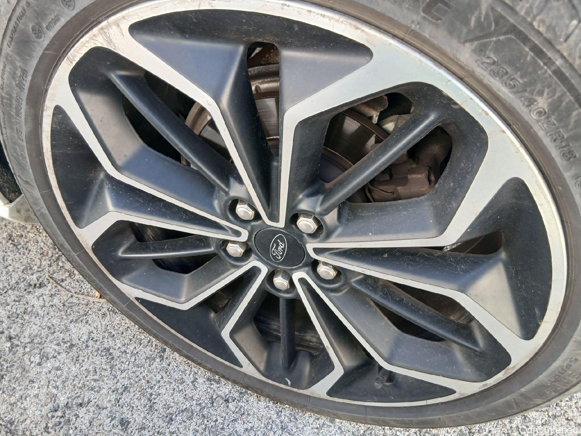  Ford  Focus FORD  / 2018 / 5P / berlina con portón 1.5 Ecoblue 88kW ST-Line Auto #4