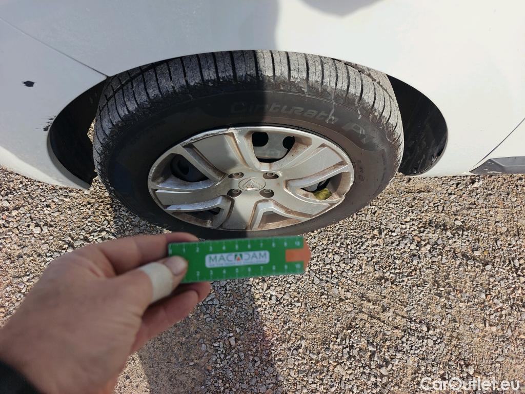  Dacia  Lodgy DACIA  / 2012 / 5P / monovolumen compacto Comfort Blue dCi 70kW (95CV) 7Pl - 18 #25