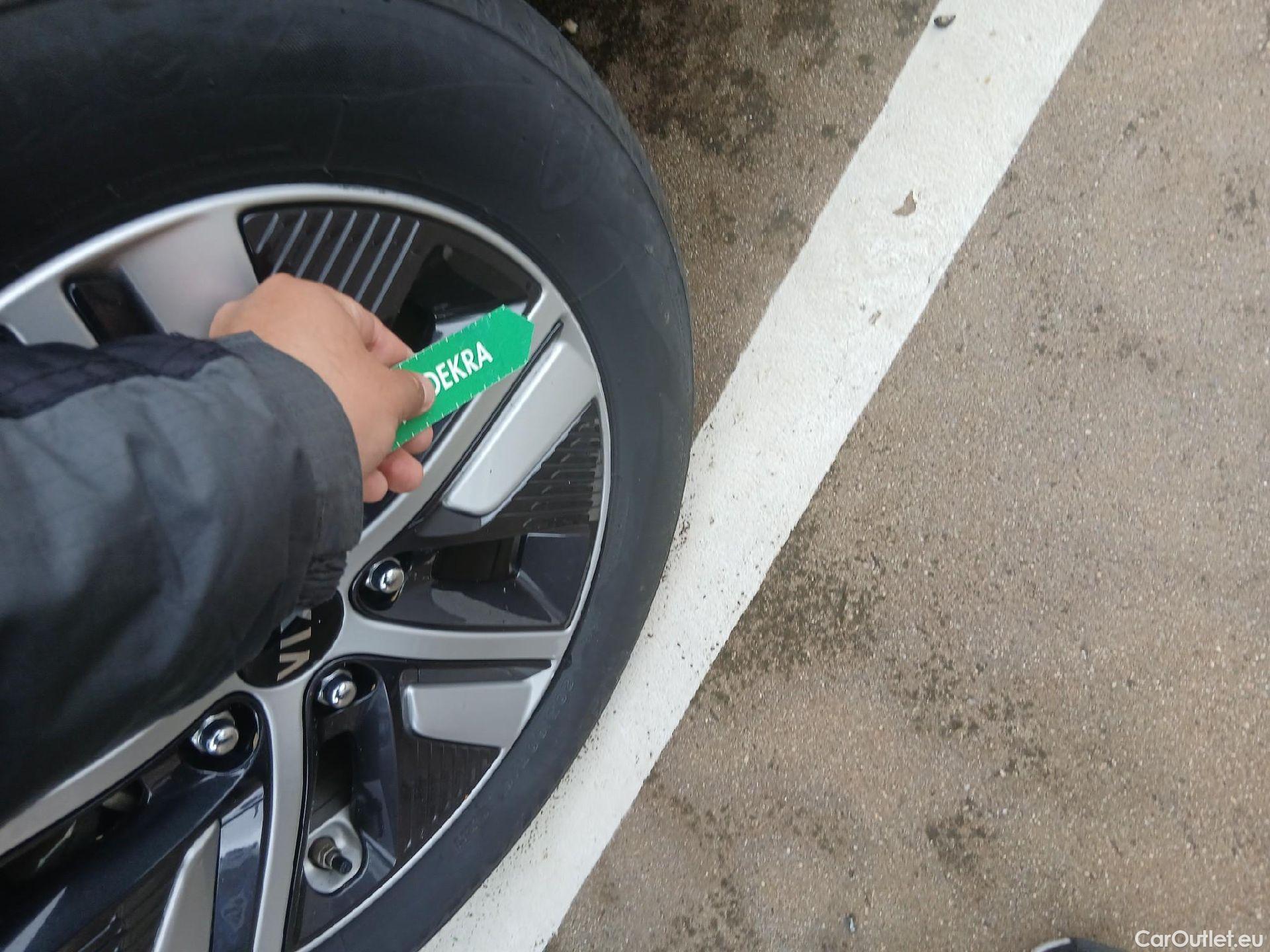  KIA  Niro KIA 1.6 GDi PHEV 104kW (141CV) Drive (AC) #27