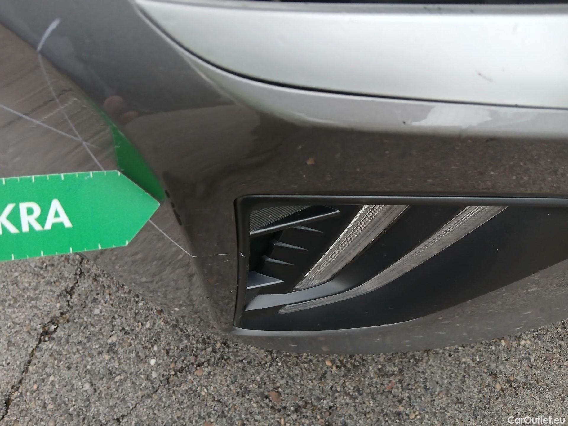  Hyundai   Ioniq HYUNDAI / 2019 / 5P / berlina con portón 1.6 GDI HEV Tecno DCT #10