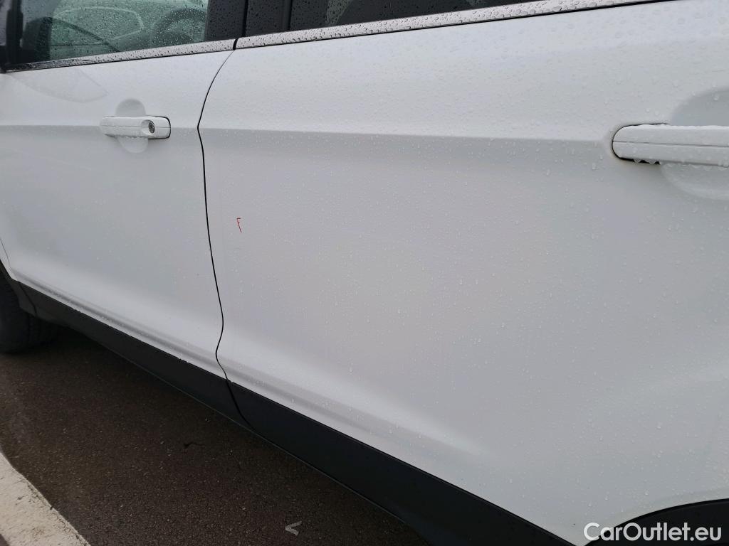  Ford  Kuga FORD  / 2016 / 5P / todoterreno 1.5 EcoBoost 88kW 4x2 Trend+ (CX) #26