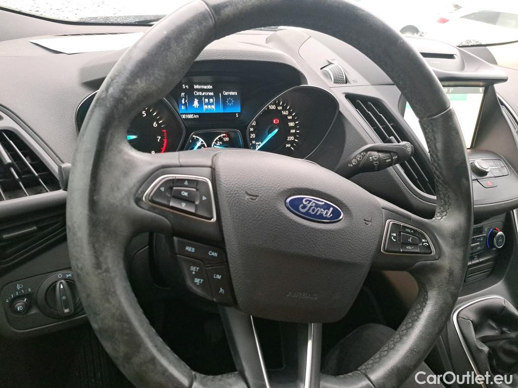  Ford  Kuga FORD  / 2016 / 5P / todoterreno 1.5 EcoBoost 88kW 4x2 Trend+ (CX) #21
