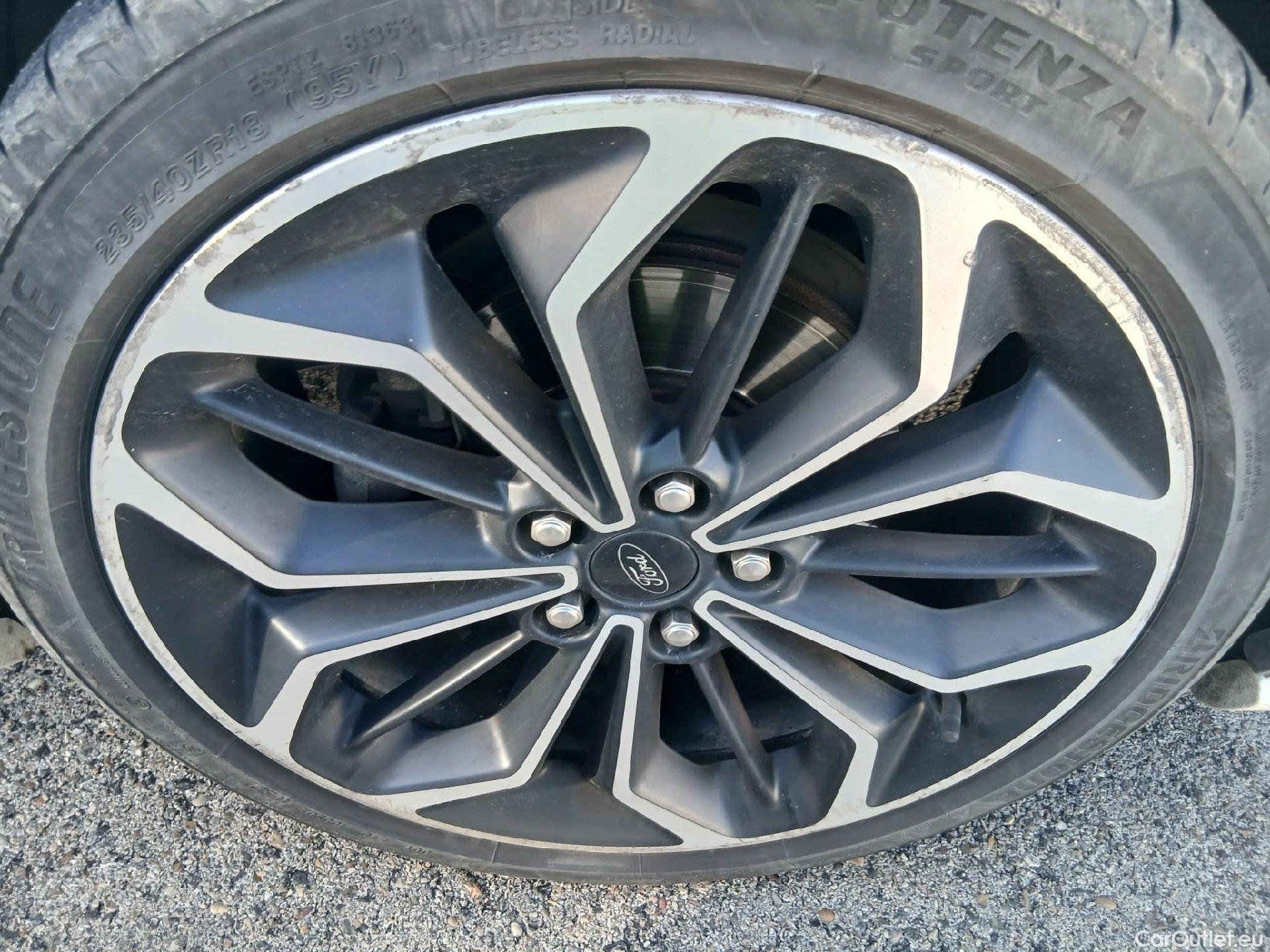  Ford  Focus FORD  / 2018 / 5P / berlina con portón 1.5 Ecoblue 88kW ST-Line Auto #3