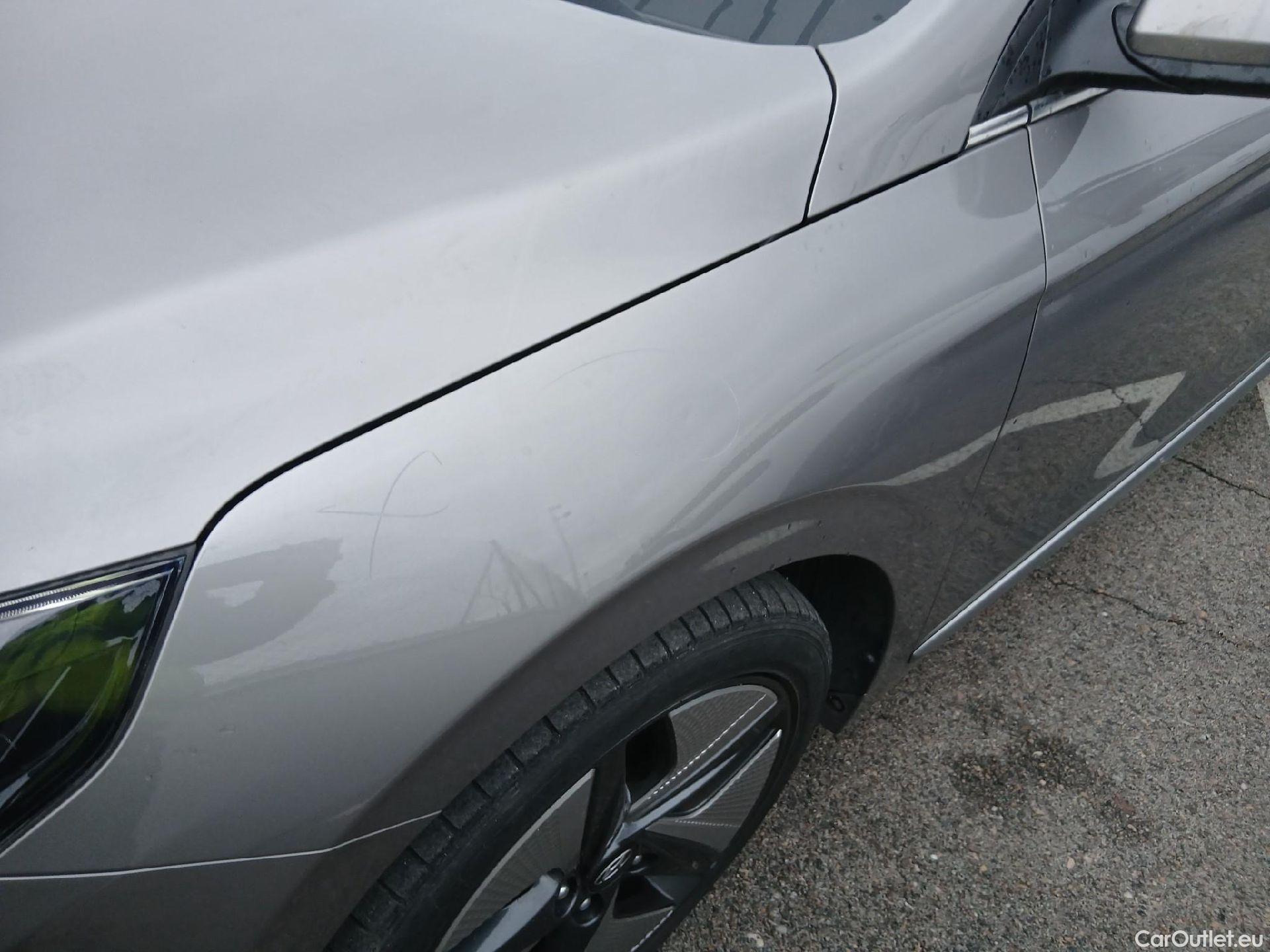  Hyundai   Ioniq HYUNDAI / 2019 / 5P / berlina con portón 1.6 GDI HEV Tecno DCT #16