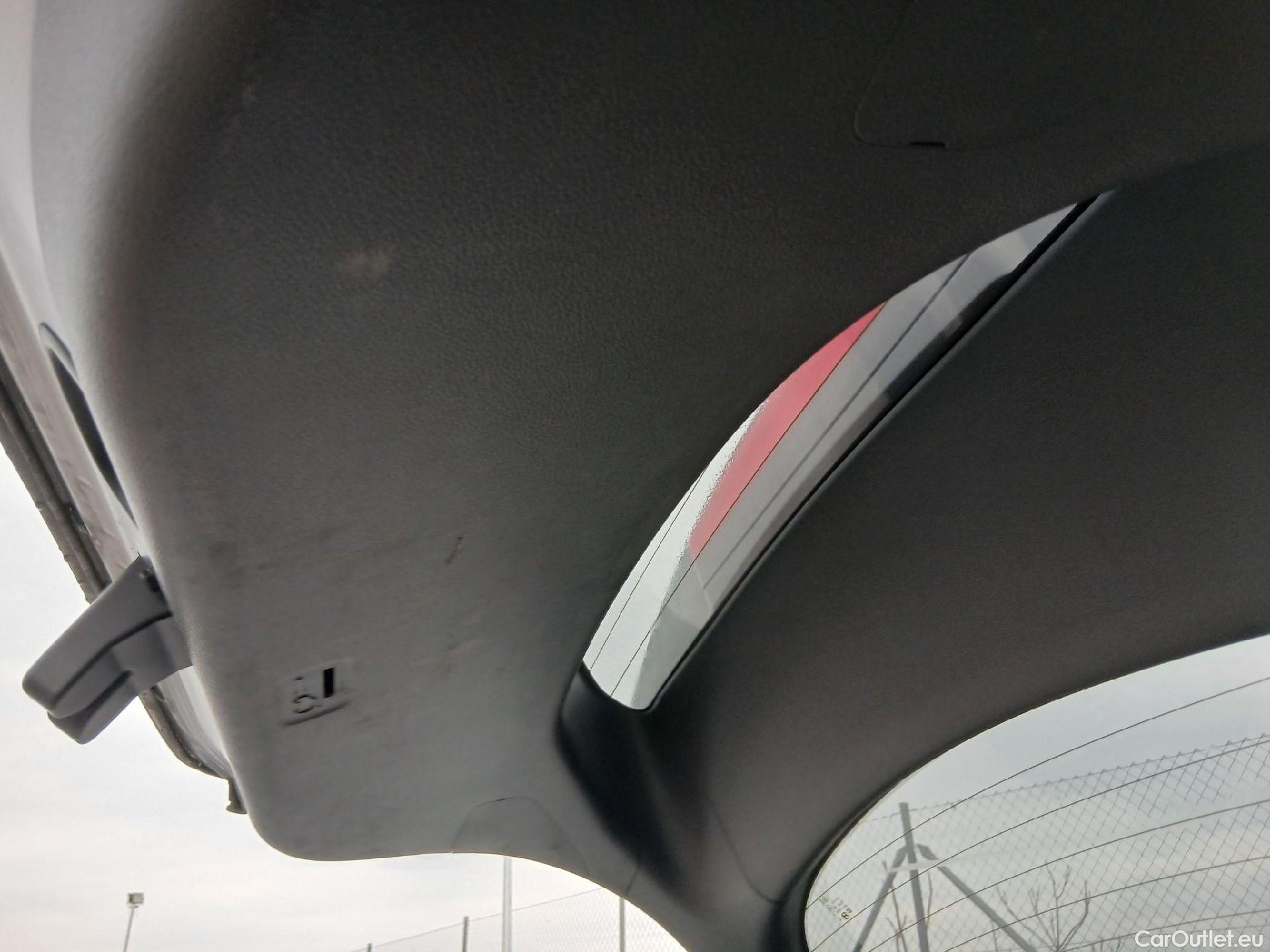  Hyundai   Ioniq HYUNDAI / 2019 / 5P / berlina con portón 1.6 GDI HEV Tecno DCT #4