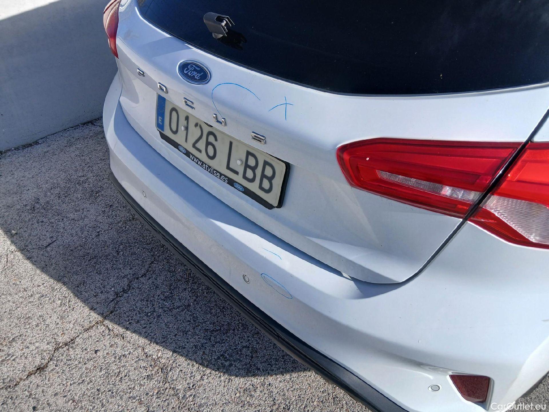  Ford  Focus FORD  / 2018 / 5P / berlina con portón 1.5 Ecoblue 88kW ST-Line Auto #34