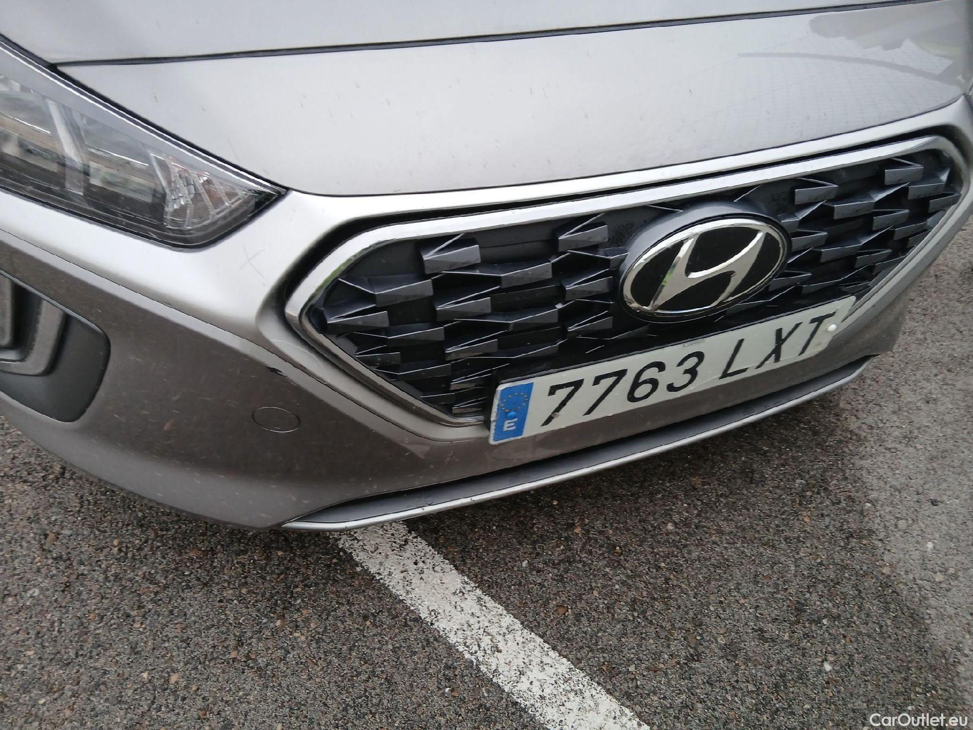  Hyundai   Ioniq HYUNDAI / 2019 / 5P / berlina con portón 1.6 GDI HEV Tecno DCT #14