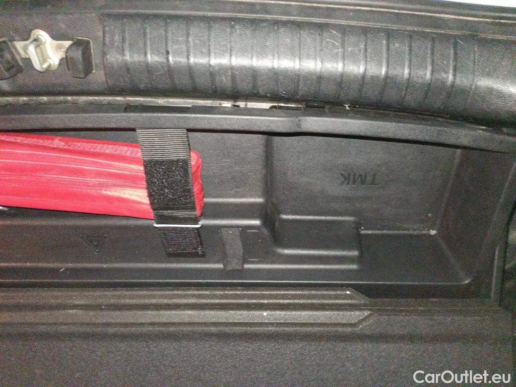  KIA  Niro KIA  PHEV / 2019 / 5P / crossover 1.6 GDi PHEV 104kW (141CV) Drive #12