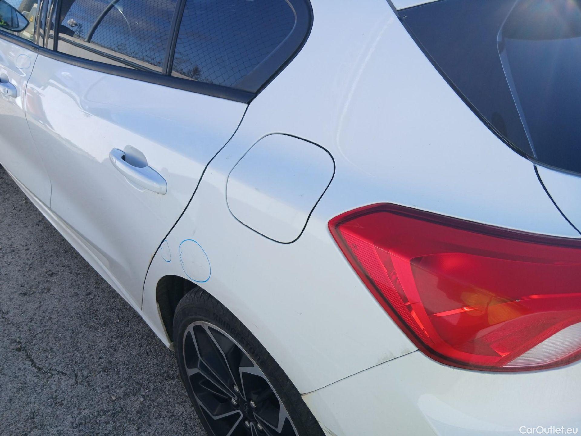  Ford  Focus FORD  / 2018 / 5P / berlina con portón 1.5 Ecoblue 88kW ST-Line Auto #29