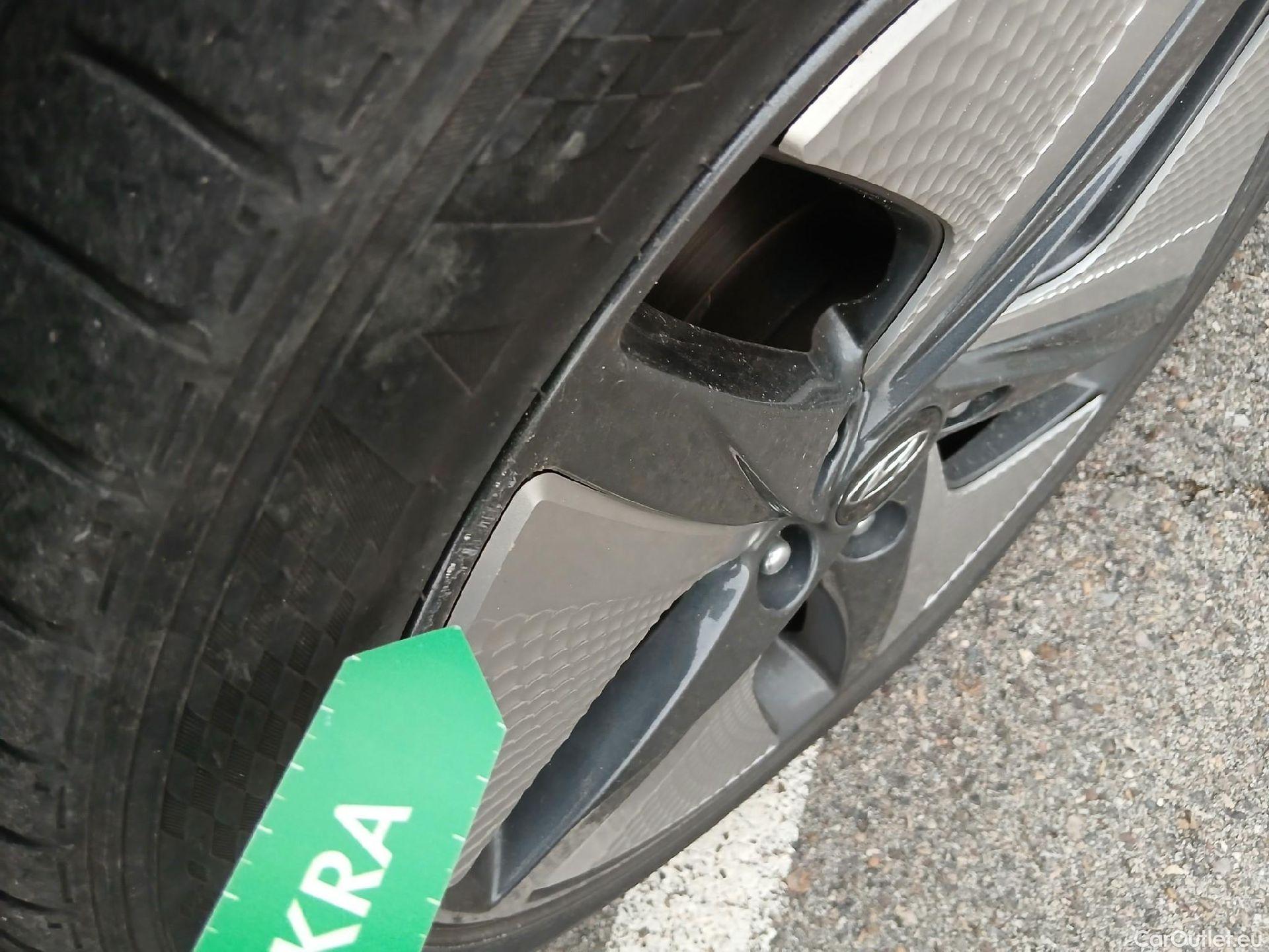  Hyundai   Ioniq HYUNDAI / 2019 / 5P / berlina con portón 1.6 GDI HEV Tecno DCT #8