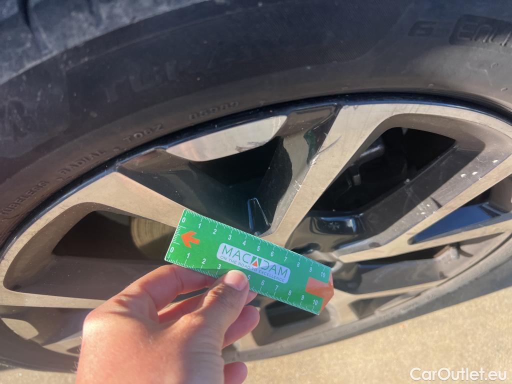  Citroen  C5 CITROEN  Aircross / 2018 / 5P / todoterreno BlueHdi 96kW (130CV) S&S Feel (AC) #4