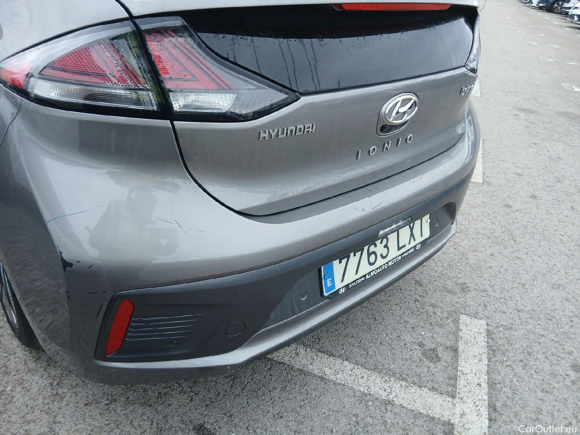  Hyundai   Ioniq HYUNDAI / 2019 / 5P / berlina con portón 1.6 GDI HEV Tecno DCT #26