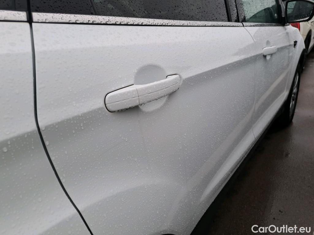  Ford  Kuga FORD  / 2016 / 5P / todoterreno 1.5 EcoBoost 88kW 4x2 Trend+ (CX) #24