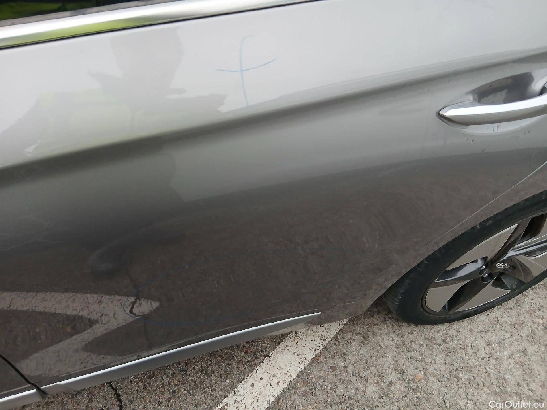  Hyundai   Ioniq HYUNDAI / 2019 / 5P / berlina con portón 1.6 GDI HEV Tecno DCT #22