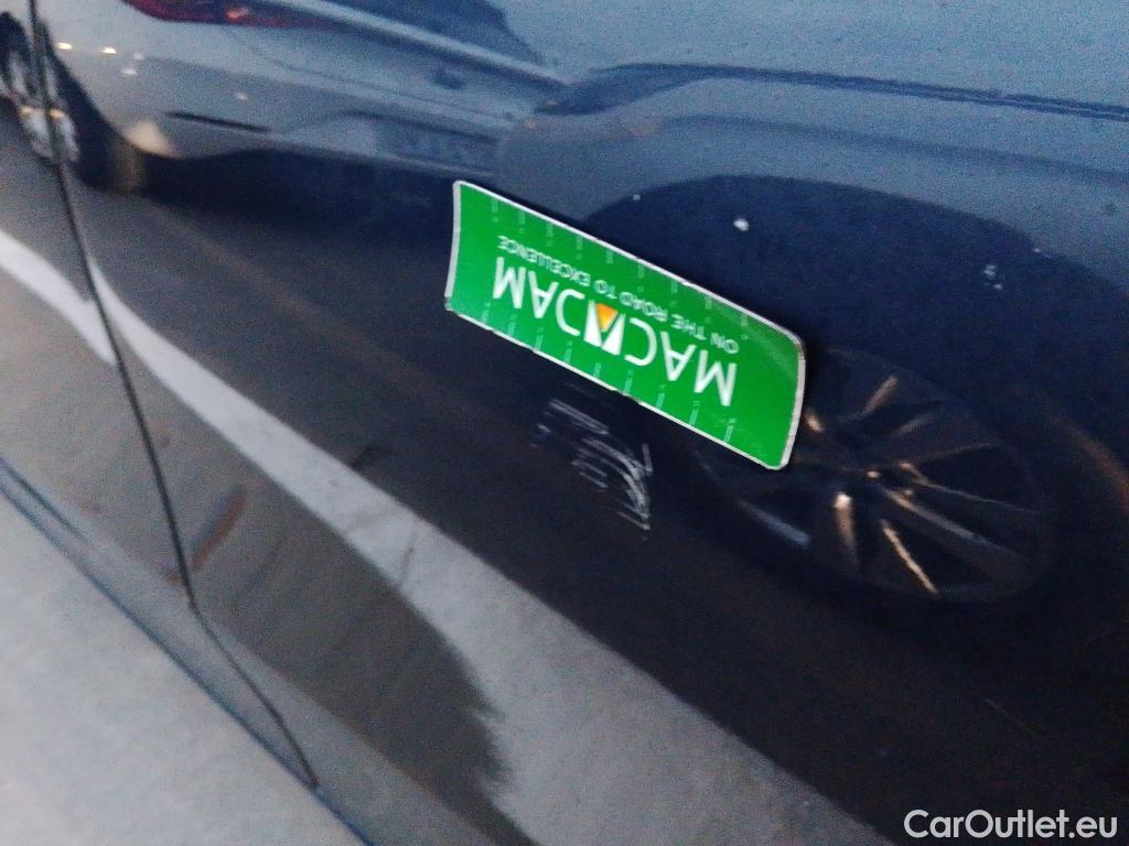  Mercedes  A-Klasse MERCEDES-BENZ Clase A / 2018 / 4P / sedán Sedán A 250 e #6