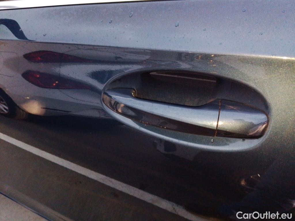  Mercedes  A-Klasse MERCEDES-BENZ Clase A / 2018 / 4P / sedán Sedán A 250 e #14