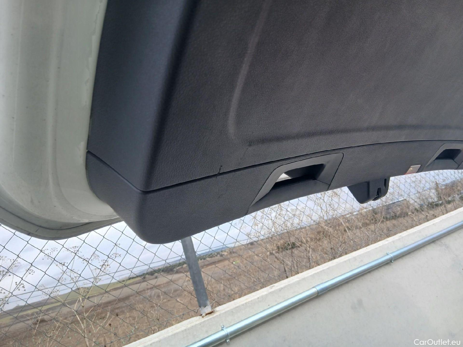  Mercedes  GLB MERCEDES-BENZ  / 2019 / 5P / todoterreno 2.0  220 D 4MATIC DCT 140KW (190CV) #2