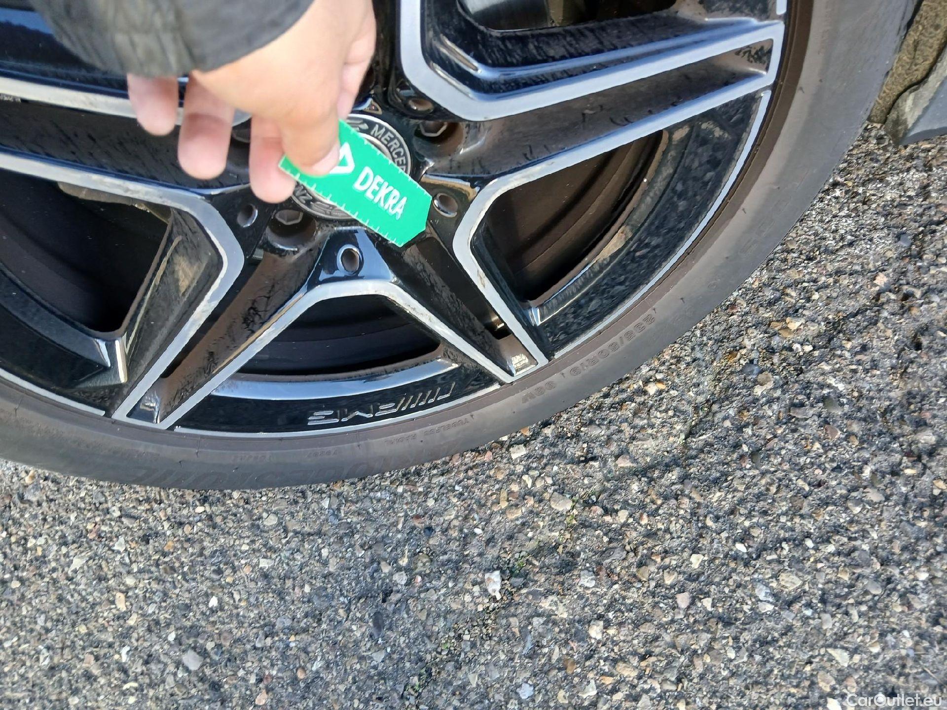  Mercedes  GLA MERCEDES-BENZ  / 2020 / 5P / todoterreno  200 #27