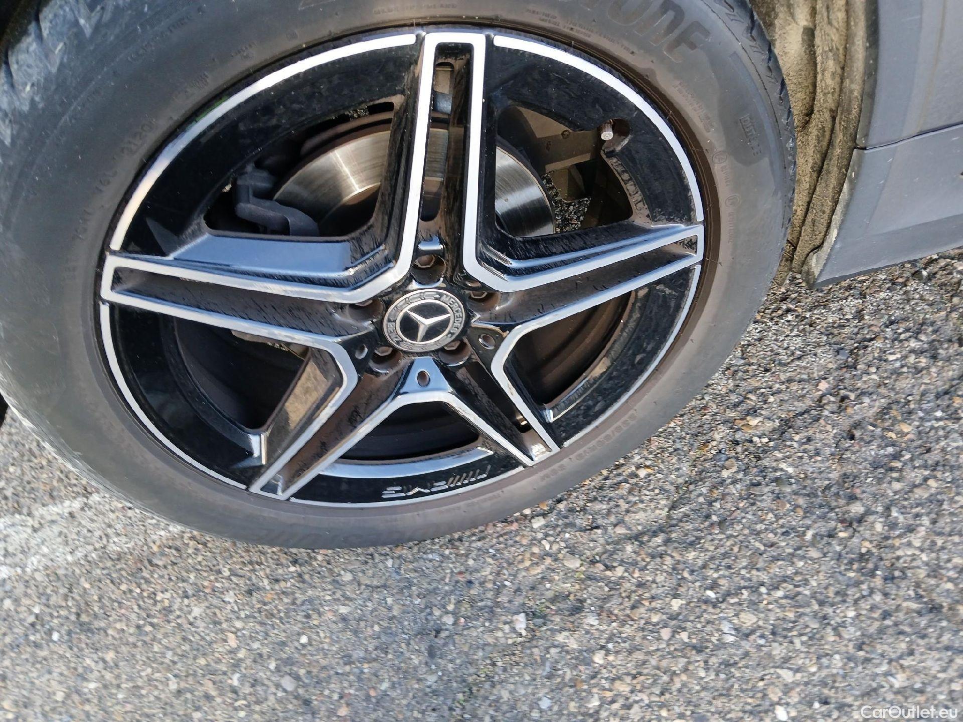  Mercedes  GLA MERCEDES-BENZ  / 2020 / 5P / todoterreno  200 #29