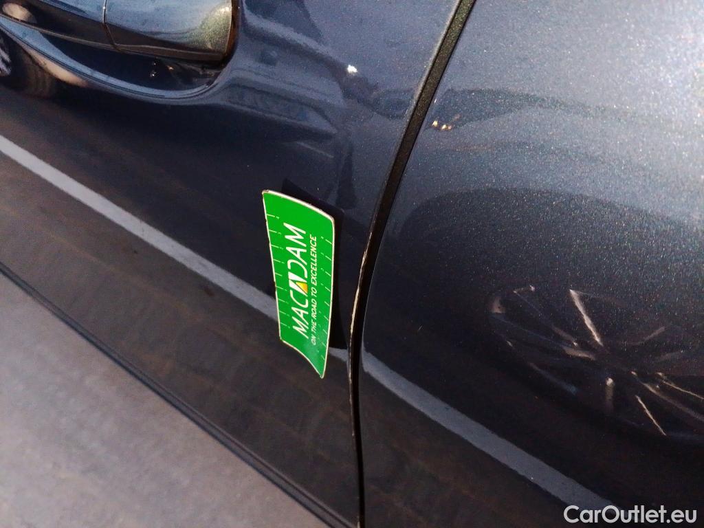  Mercedes  A-Klasse MERCEDES-BENZ Clase A / 2018 / 4P / sedán Sedán A 250 e #4