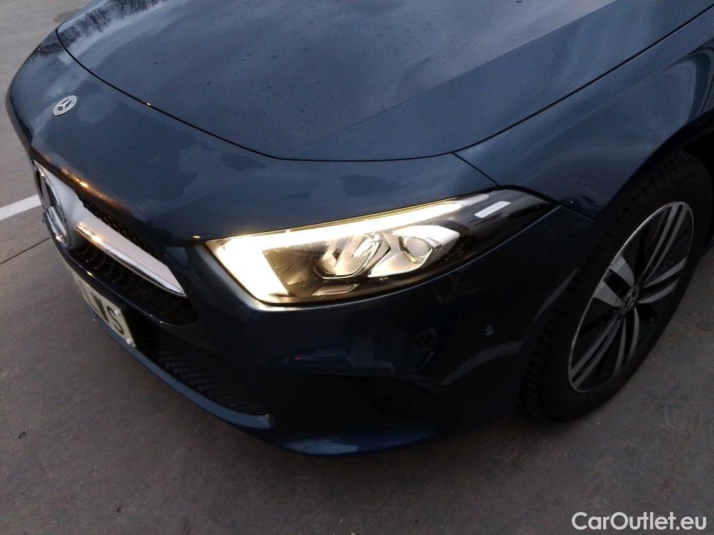  Mercedes  A-Klasse MERCEDES-BENZ Clase A / 2018 / 4P / sedán Sedán A 250 e #9