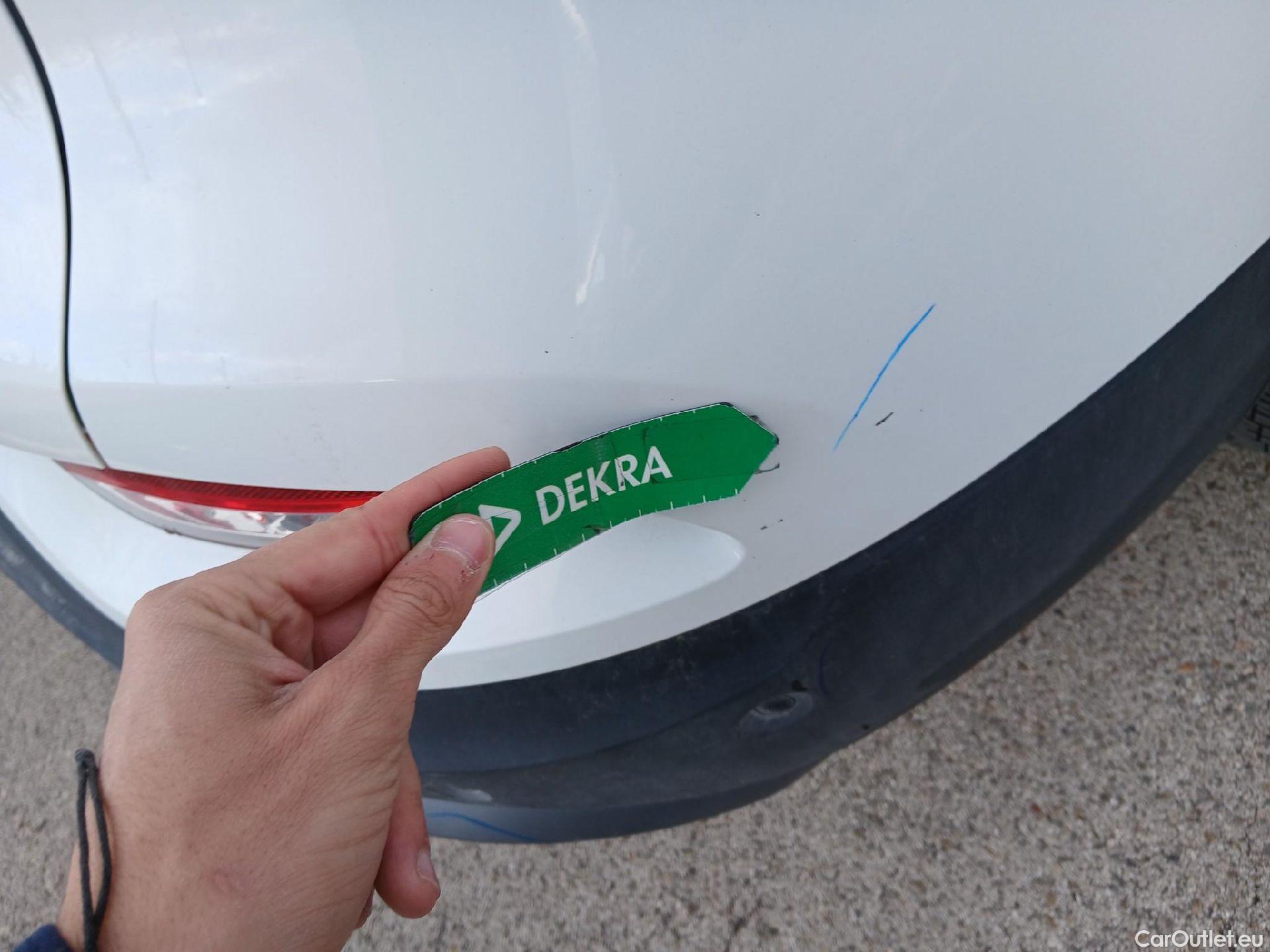  Renault  Kadjar RENAULT  / 2019 / 5P / crossover Zen Blue dCi 110kW (150CV) 4x4 #31