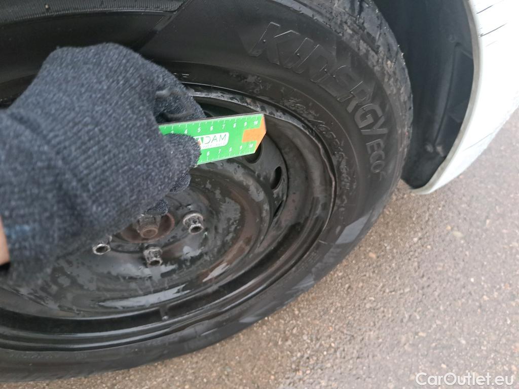  Renault  Clio RENAULT  / 2019 / 5P / berlina con portón Business Blue dCi 74kW (100CV) #29