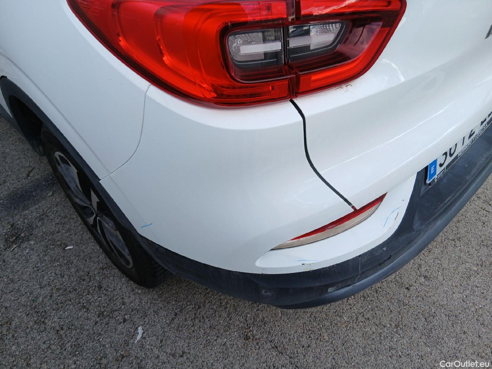  Renault  Kadjar RENAULT  / 2019 / 5P / crossover Zen Blue dCi 110kW (150CV) 4x4 #29