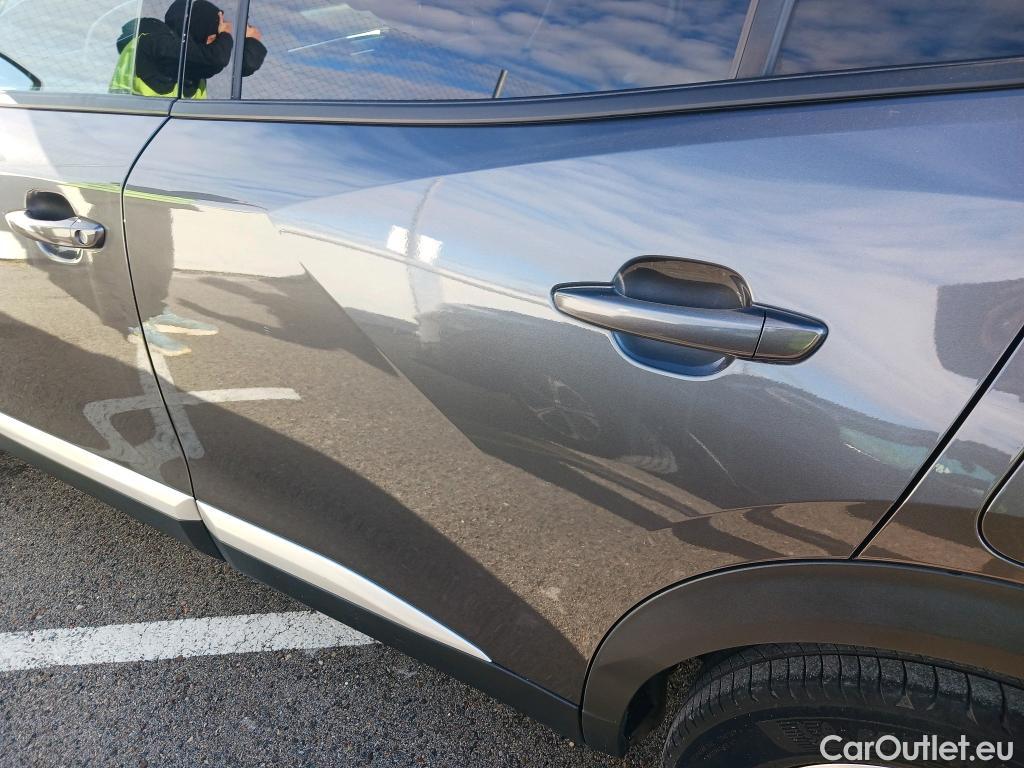  Peugeot  2008 PEUGEOT  / 2019 / 5P / todoterreno Allure Pack Puretech 130 S&S EAT8 (AC2) #15