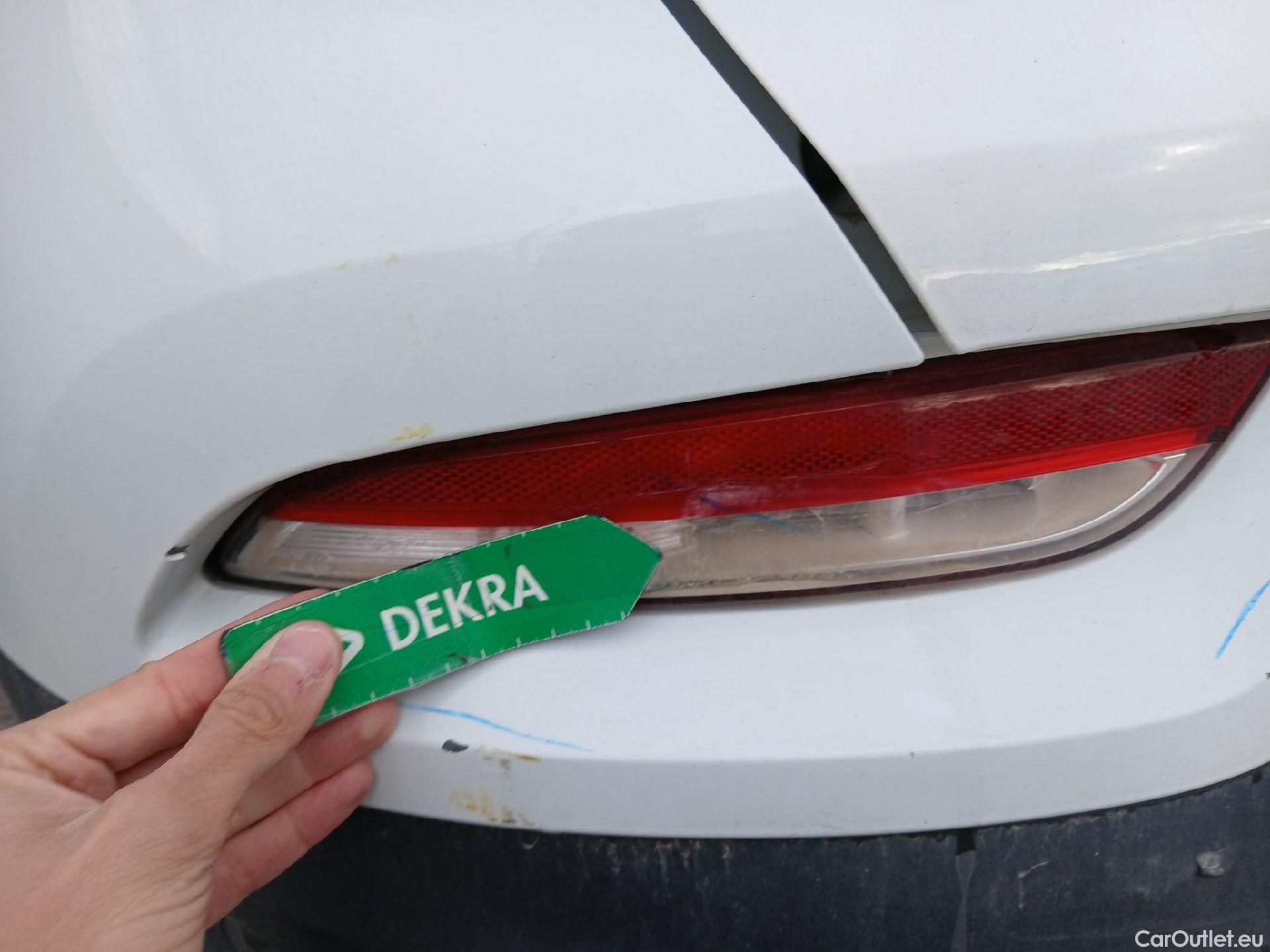  Renault  Kadjar RENAULT  / 2019 / 5P / crossover Zen Blue dCi 110kW (150CV) 4x4 #37