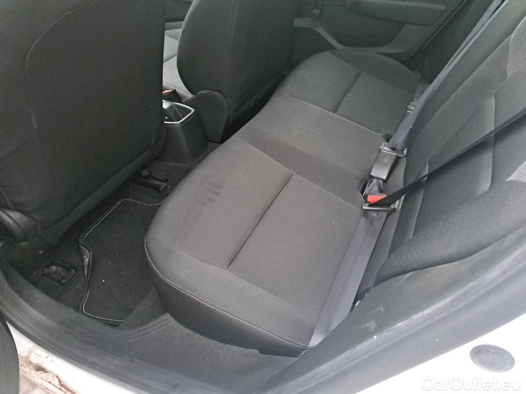  Renault  Clio RENAULT  / 2019 / 5P / berlina con portón Business Blue dCi 74kW (100CV) #34