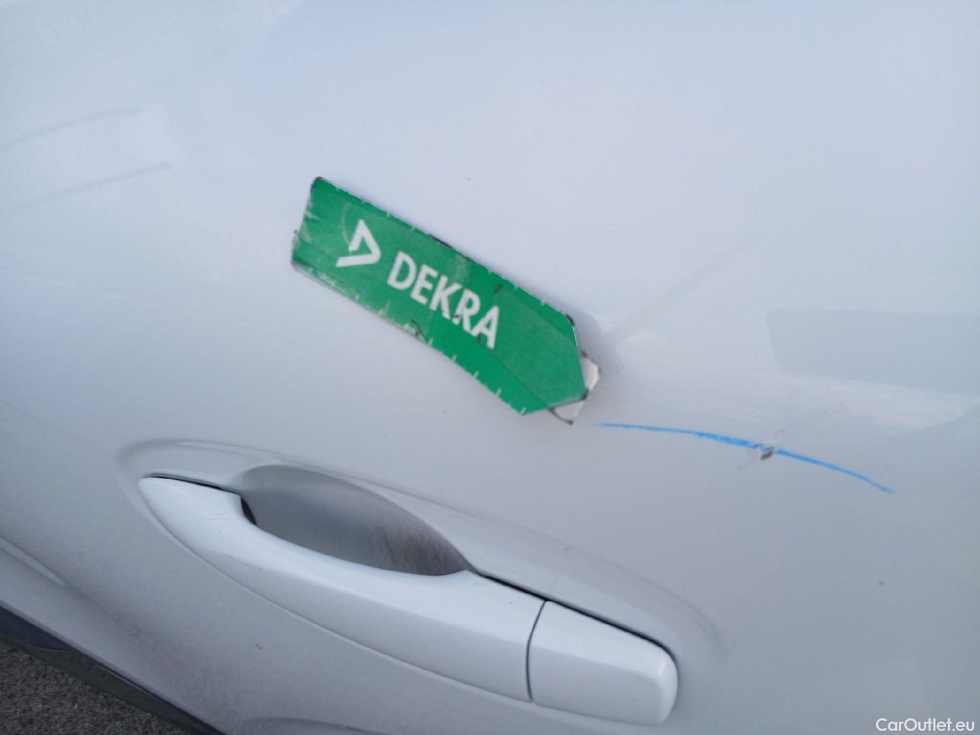  Renault  Kadjar RENAULT  / 2019 / 5P / crossover Zen Blue dCi 110kW (150CV) 4x4 #23