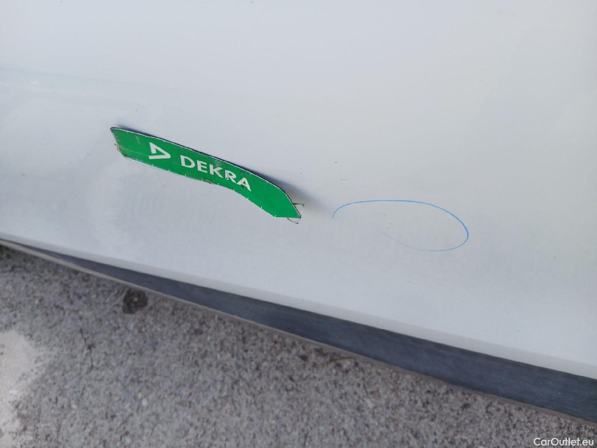  Renault  Kadjar RENAULT  / 2019 / 5P / crossover Zen Blue dCi 110kW (150CV) 4x4 #15