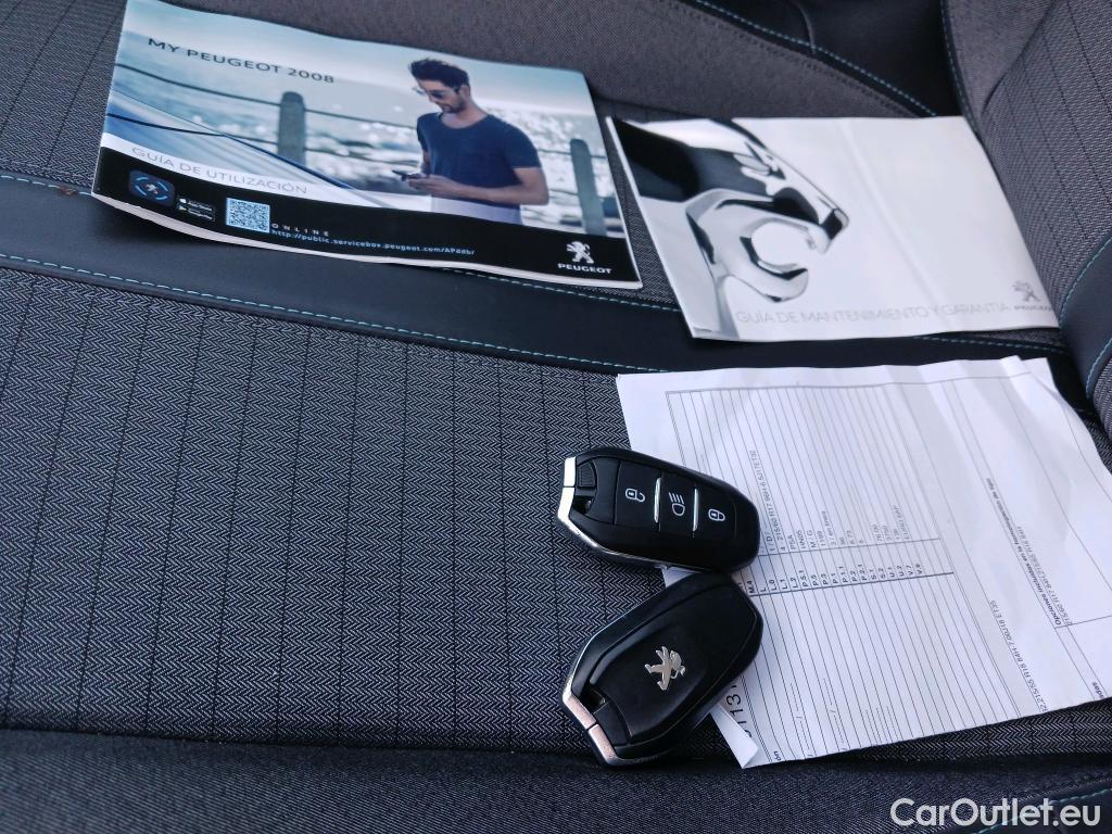  Peugeot  2008 PEUGEOT  / 2019 / 5P / todoterreno Allure Pack Puretech 130 S&S EAT8 (AC2) #5