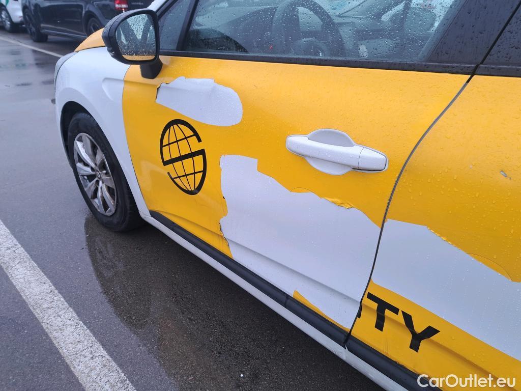  Renault  Clio RENAULT  / 2019 / 5P / berlina con portón Business Blue dCi 74kW (100CV) #7