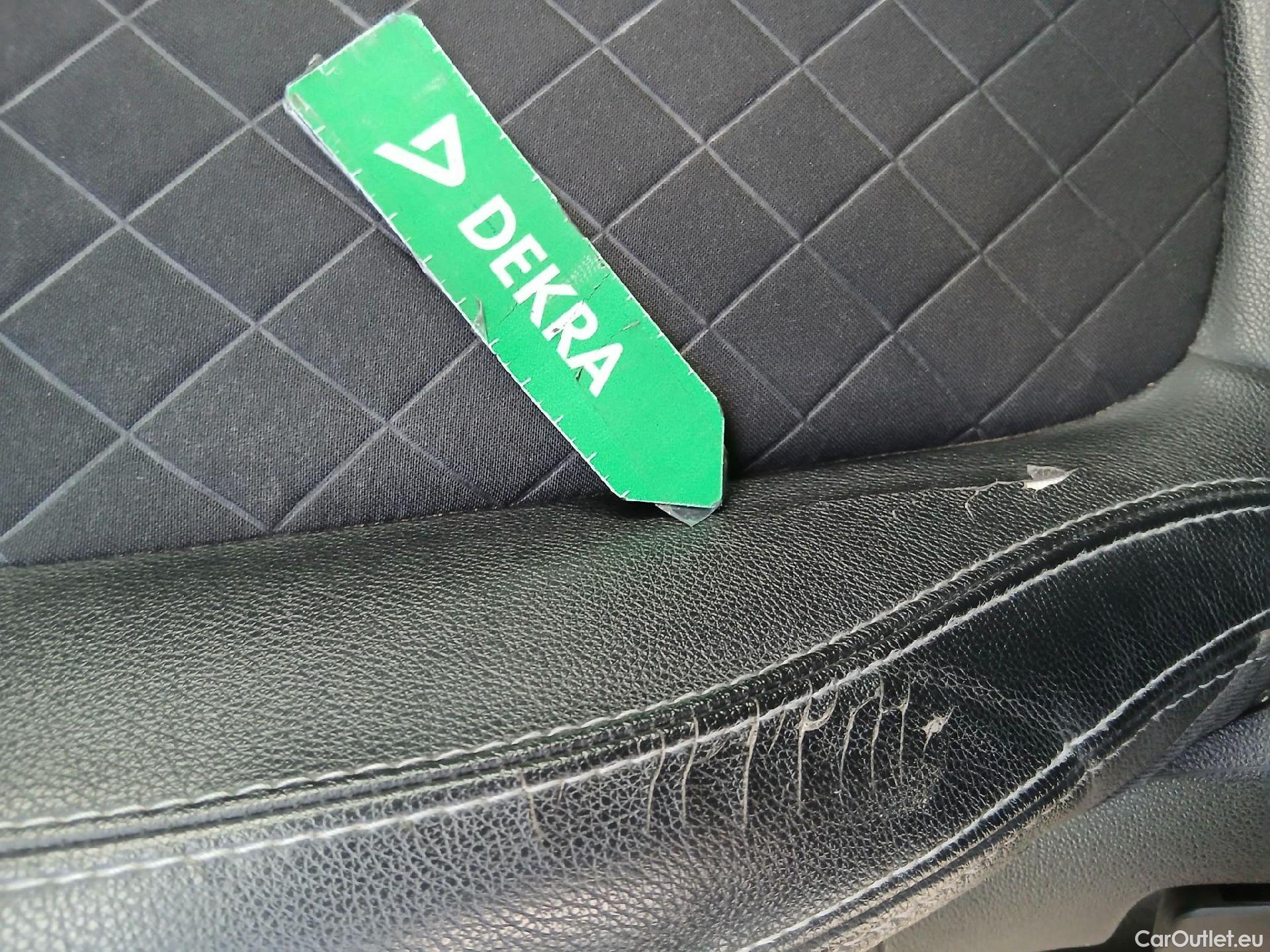  Renault  Kadjar RENAULT  / 2019 / 5P / crossover Zen Blue dCi 110kW (150CV) 4x4 #20