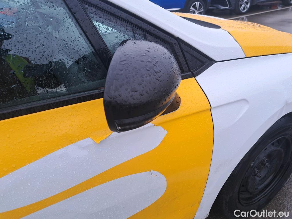  Renault  Clio RENAULT  / 2019 / 5P / berlina con portón Business Blue dCi 74kW (100CV) #44