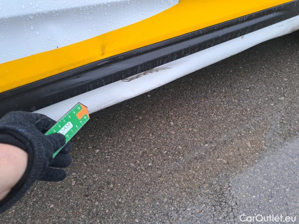  Renault  Clio RENAULT  / 2019 / 5P / berlina con portón Business Blue dCi 74kW (100CV) #12