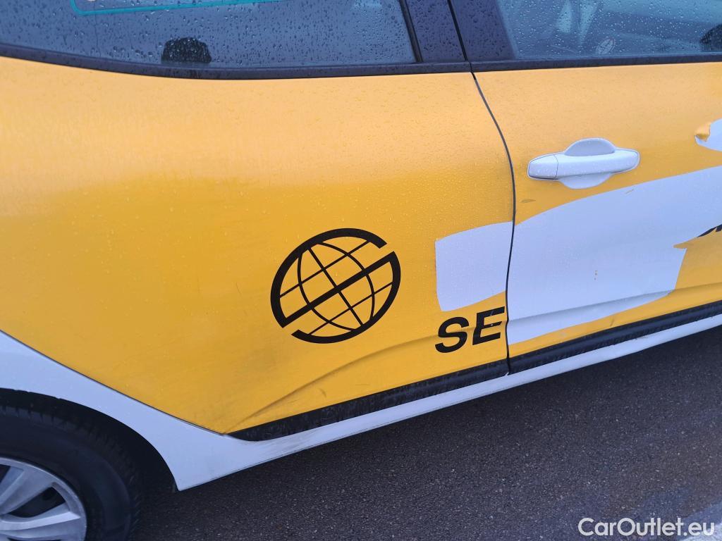  Renault  Clio RENAULT  / 2019 / 5P / berlina con portón Business Blue dCi 74kW (100CV) #24