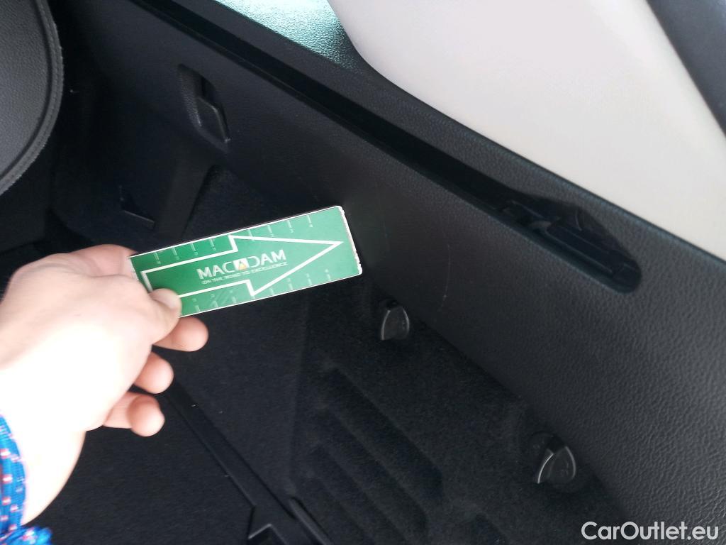  Renault  Megane  IV Grandtour Limited 1.5 dCi 95CV MT6 E6dT #12