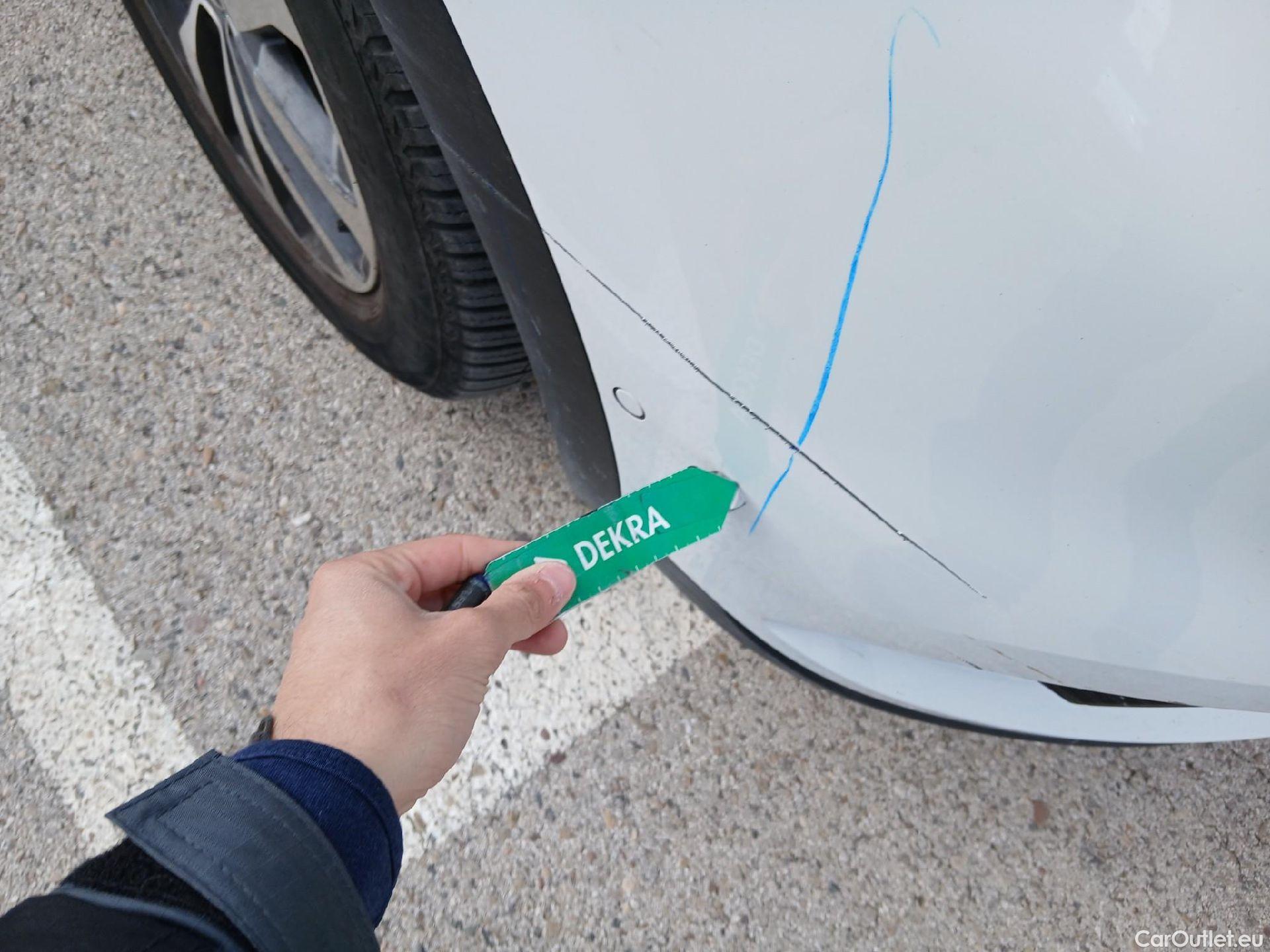  Renault  Kadjar RENAULT  / 2019 / 5P / crossover Zen Blue dCi 110kW (150CV) 4x4 #3