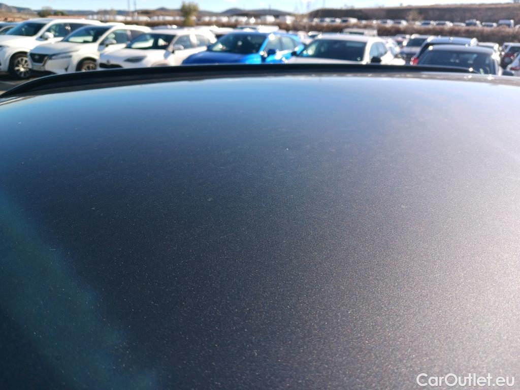  Peugeot  2008 PEUGEOT  / 2019 / 5P / todoterreno Allure Pack Puretech 130 S&S EAT8 (AC2) #18